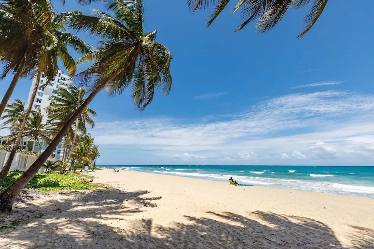 Condado Apt- Private Beach, Pool, & Family Ready! San Juan