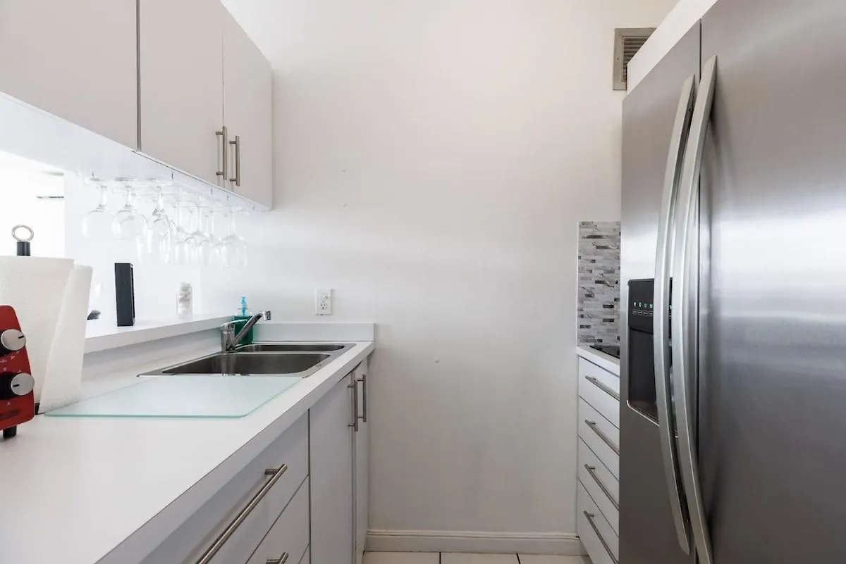 Condado Apt- Private Beach, Pool, & Family Ready! San Juan Ferienhaus