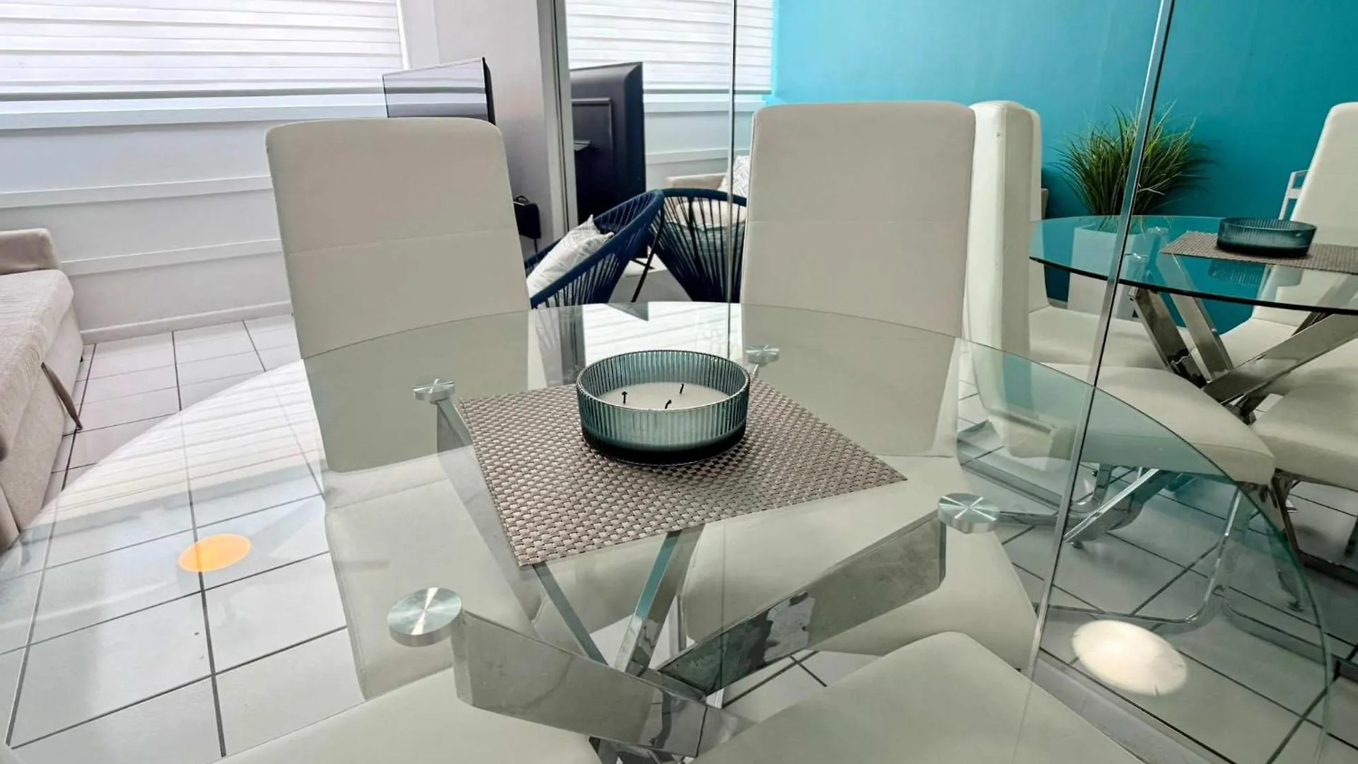Condado Apt- Private Beach, Pool, & Family Ready! San Juan